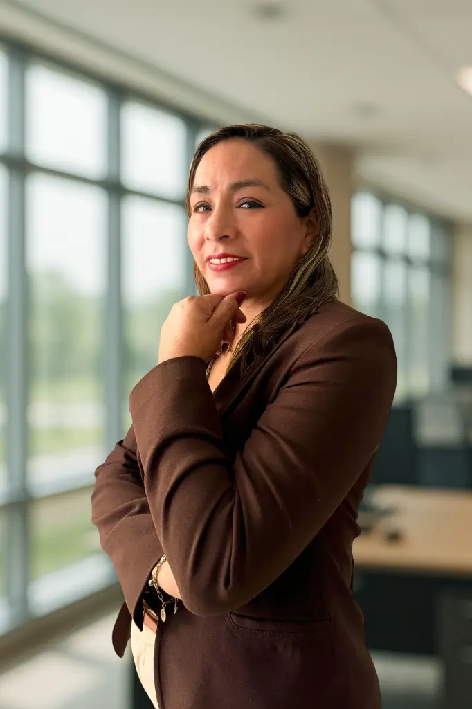 Foto de Gloria Lavi, Gerente de Administración y Logística de Okawa